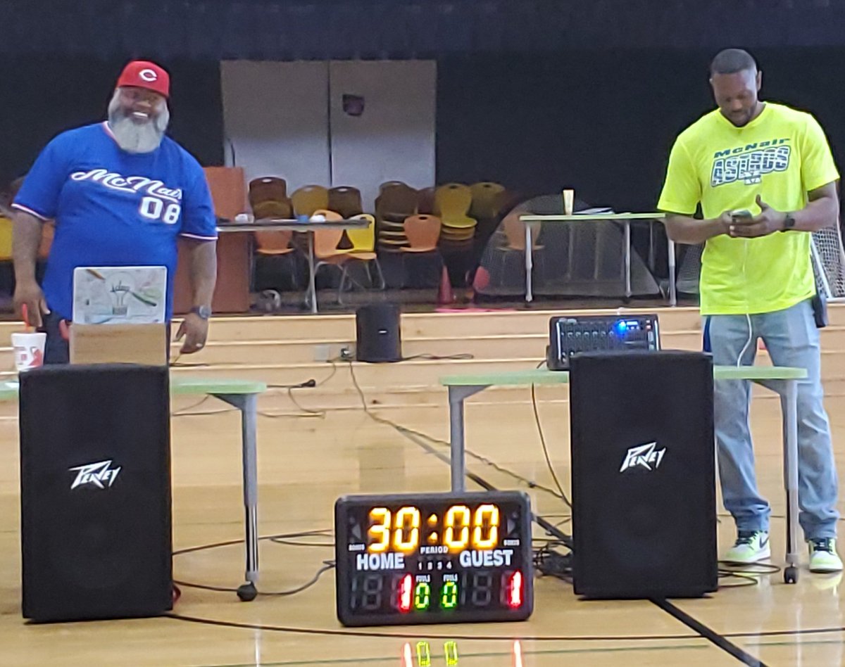 GYLife_wMsLewis's tweet photo. Today was epic @McNairFCS with the 1st Verses battle between @JMaddenJrFCS1 and @1bigcurt.  #PBIS #DeansDay We do it for the kids! https://t.co/OJl1srUxib
