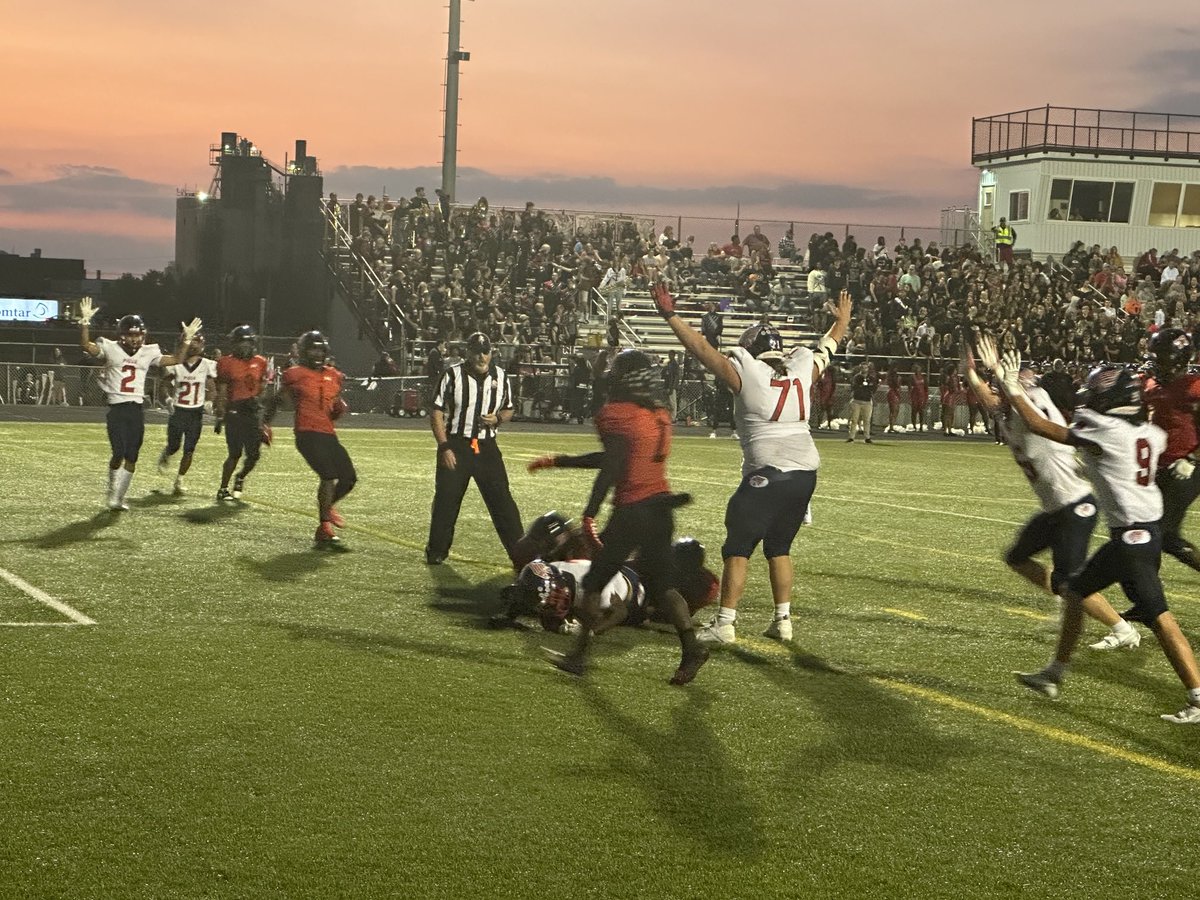 Piqua 7
West Carrollton 7
552 to go in the 2nd quarter 

Jericho Burns scores on a 8 yard run.
#WeArePiqua