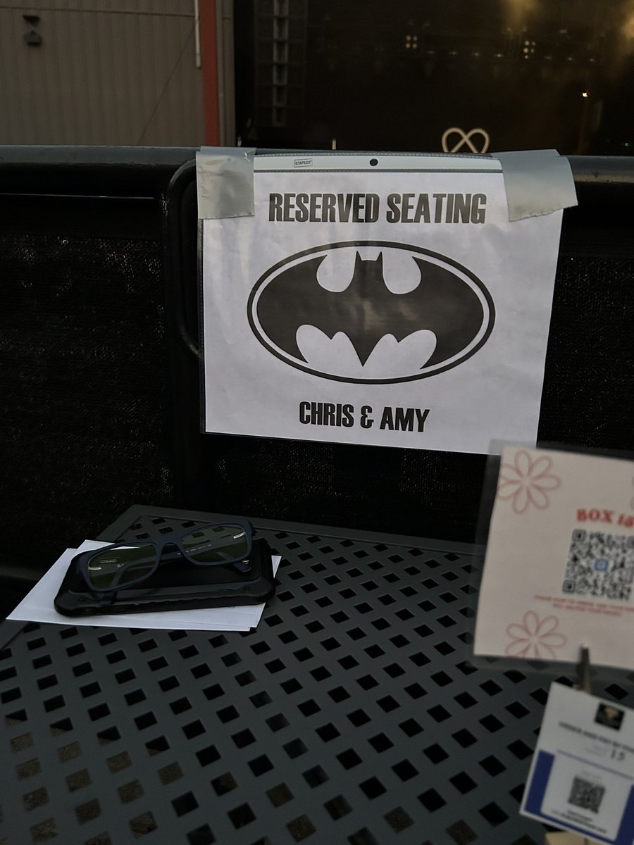 GhostWhoHaunts's tweet photo. The VIP treatment 😄 https://t.co/R2ugNMUetg