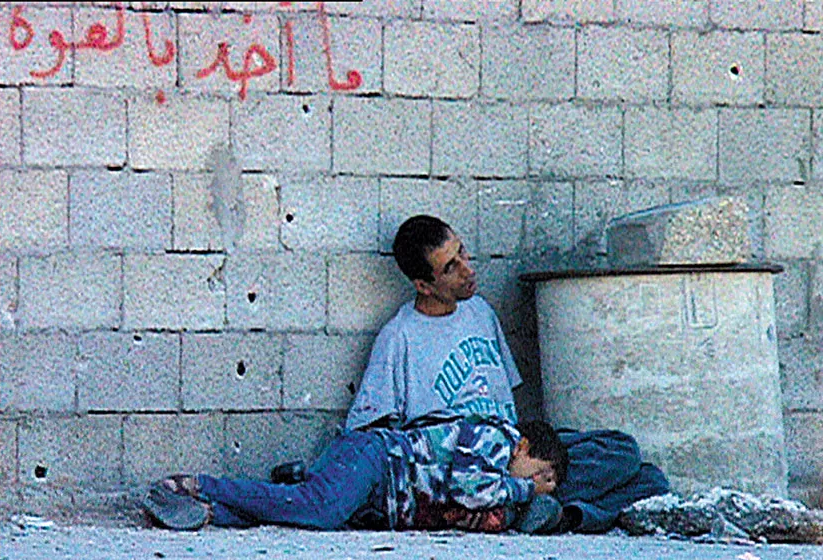 MushtahaW's tweet photo. It was September 30, 2000, when Mohammed Dura was shielded by his dad from Israeli bullets. One moment they were pleading for their lives, the next he was killed deliberately by the Israeli occupation forces.

#محمد_الدرة 
#We_Will_Never_Forget https://t.co/WRsL6Wz0RC