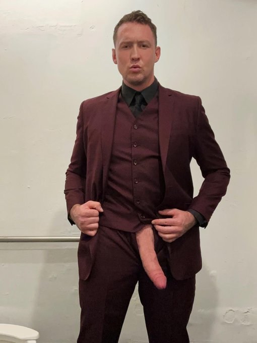 Watch 𝐏𝐢𝐞𝐫𝐜𝐞 𝐏𝐚𝐫𝐢𝐬's leaked NSFW photo on TwXstars