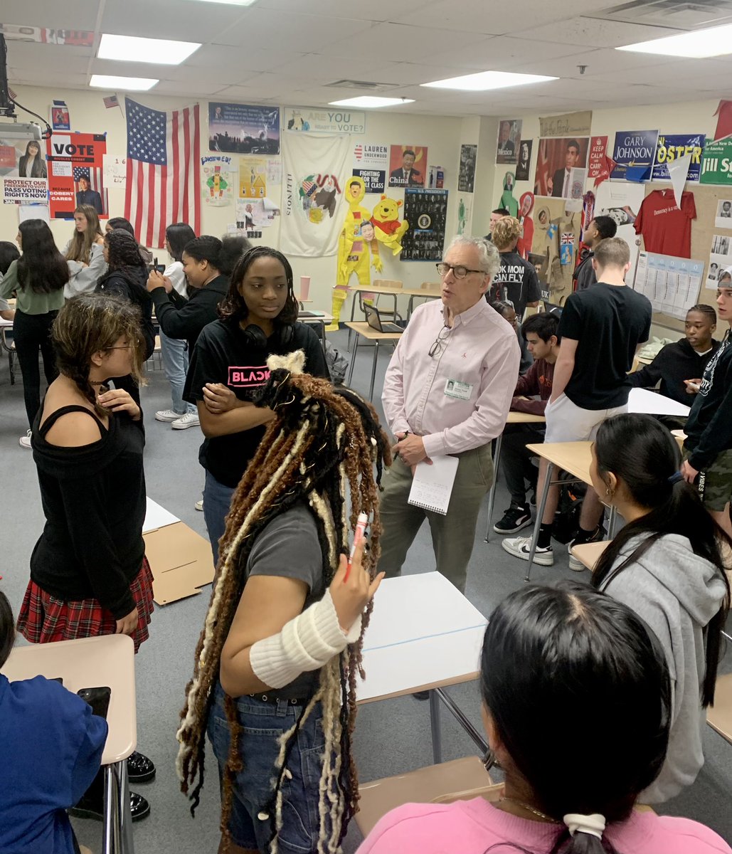 @IL_CivicsHub @msciviclearning @WaubonsieValley 

Welcomed @nytimes journalist and author @jamestraub1 into my #civicsisback classroom today. Jim is writing a book on civics in schools. I look forward to reading if we make the publisher’s cut!
@mrdyche #DemocracySchool #CivXNow