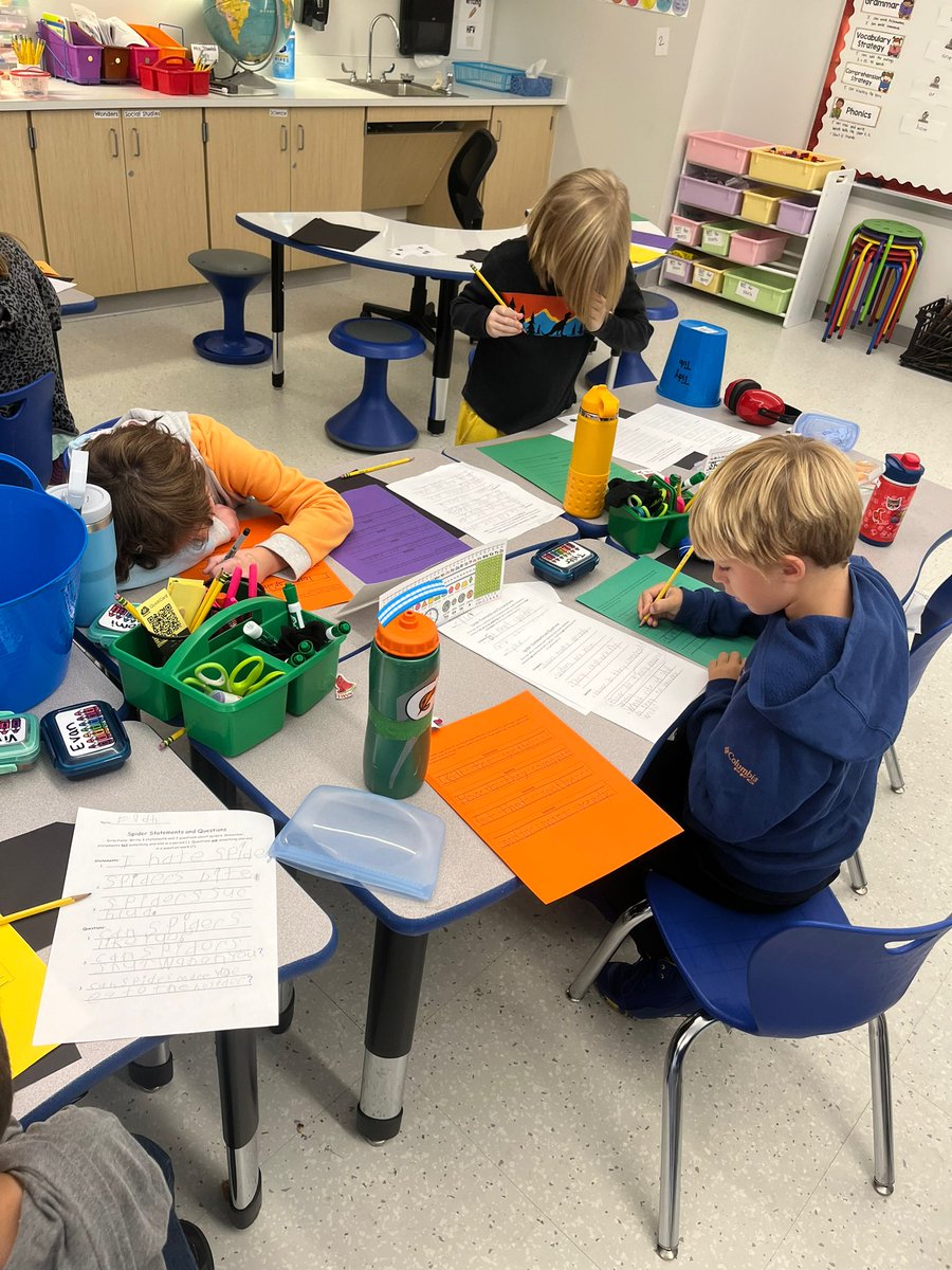 szkaradsquad's tweet photo. Practicing writing different types of sentences, AND preparing for Spooky Season by using those sentences to create spiders! Two birds, one stone🕷️🕸️👻🎃 https://t.co/bhLBLsBByT