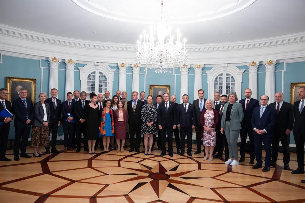 MurielDomenach's tweet image. Thank you @USAmbNATO for an intense 🇺🇸programme of interactions for @nato Amb. at @WhiteHouse @StateDept @DeptofDefense &amp;amp; with members of Congress, on our joint support to🇺🇦 &amp;amp; preparations for our next 75th anniversary summit in Washington in July
9 months to go to a #UnitySummit