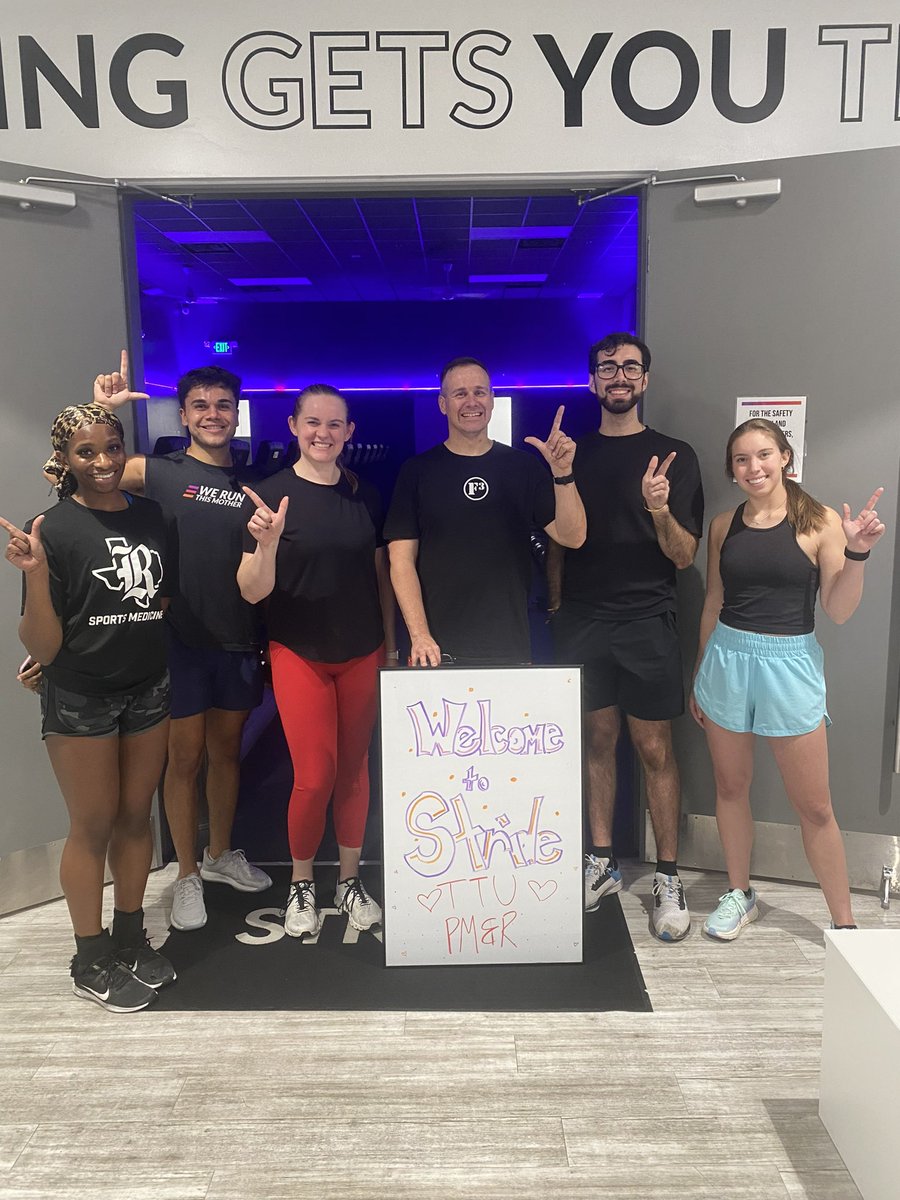 Dr. Norbury leading TTUHSC PM&R team at the STRIDE Fitness event! #rehabilitation #pmr champion of physical activity in the medical community 👊🏻💪🏻🦵🏻🦶🏻#wellness