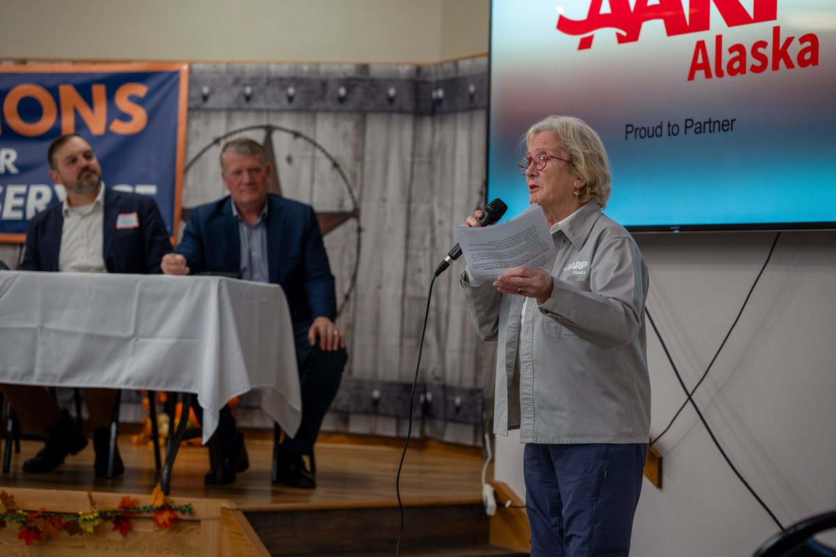 AKAFLCIO's tweet photo. We were proud to partner with the @AlaskaPensions to host a town hall in Soldotna. 

Fighting for defined benefit pensions for public employees is our #1 legislative priority. 

Thank you to all the partners who made it possible! #1u #UnionStrong #LaborMonth https://t.co/UliiV0Aoas