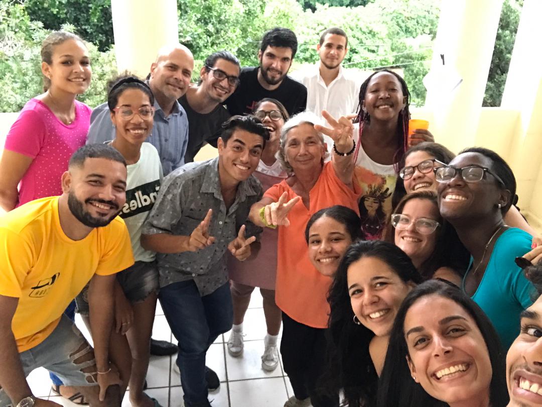 Hoy los estudiantes del <a href="/ISRICuba/">ISRI Cuba</a> 🇨🇺 celebramos el 63 aniversario de los #CDRCuba junto a nuestro querido <a href="/GHNordelo5/">Gerardo Hdez. Nordelo</a>  🙌. 
Seguimos siendo #DeLaTallaDeRoa