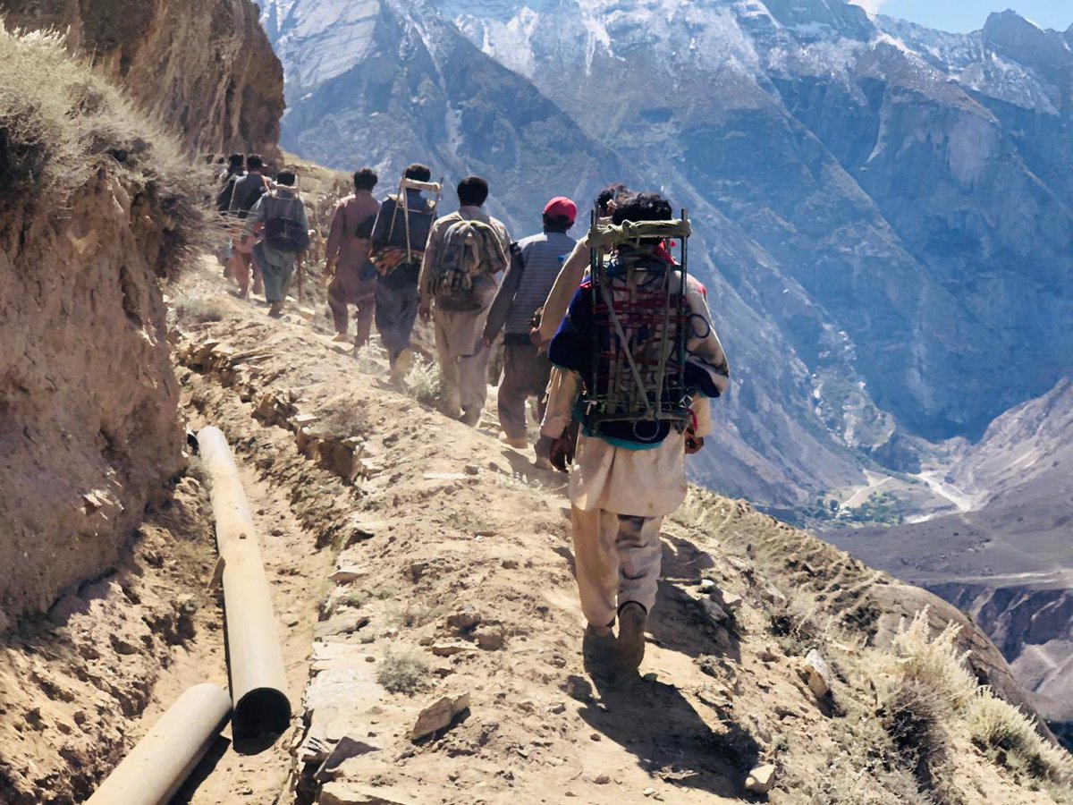 zeeshankareemAS's tweet photo. The real drivers of the rural change !!
Community of T-ray Thang, Apo_ali_gon, in Braldo Valley Shigar, supplying HDP Pipe to under construction channel, under the Economic Transformation Initiative #etigb A10 years development programme of Govt of GB Co-funded by #ifad #etigb https://t.co/jtRdnUpcOP