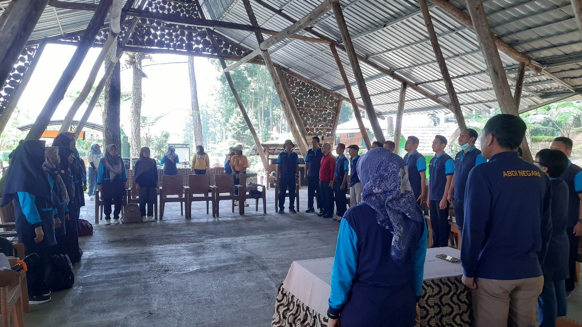 PPSLUDewanata's tweet photo. Rapat koordinasi korpri korwil Banyumas di Baturaden https://t.co/hYoJfzli1v