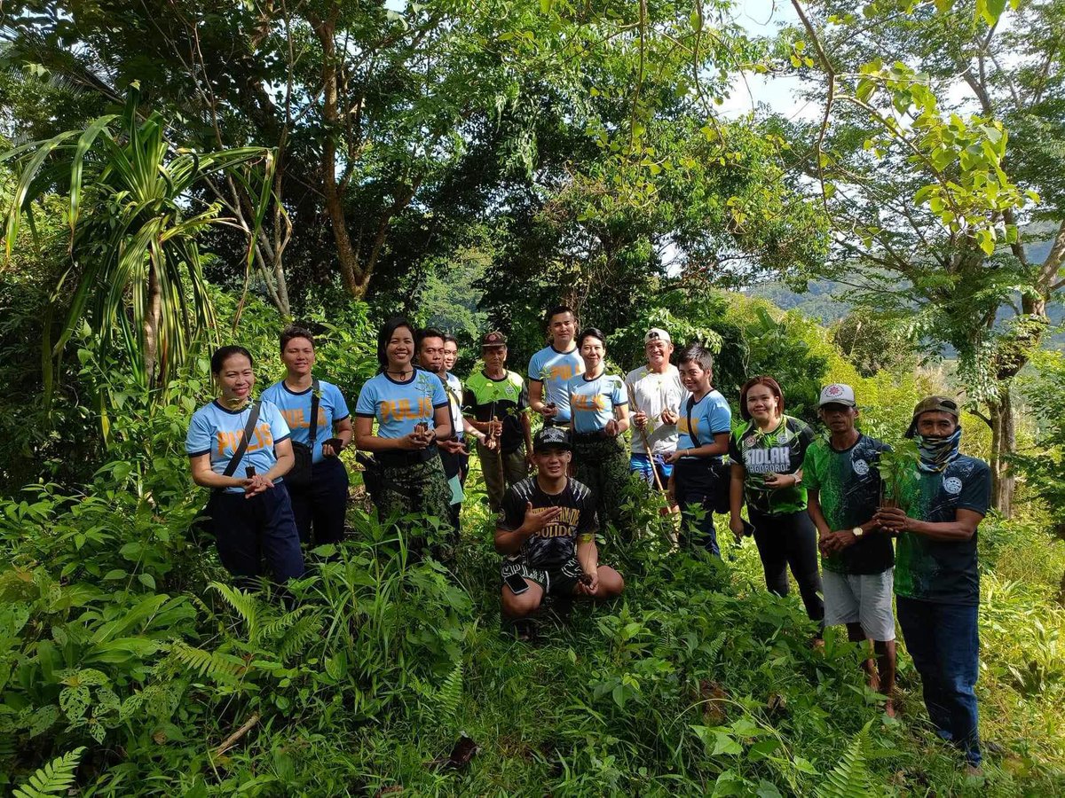 605thA's tweet photo. Aklan MARPSTA personnel, under the supervision of PLT BENJAMIN O CABRILLOS, SC, together with personnel of Second Aklan PMFC, and Triskelion Nabas Council,  conducted Tree Planting Activity held at Brgy Tagororoc, Nabas, Aklan.
#SerbisyongNagkakaisa
#ToServeandProtect https://t.co/aZRRREMFCR