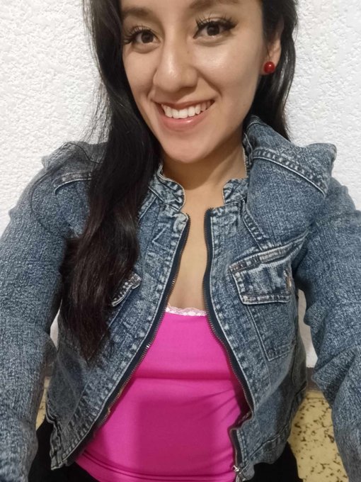 En vivo ahora abriendo juguetes nuevos!!!  por https://t.co/PR08wobScM https://t.co/4qFZ5gsmUA<a href="/tag/lunesdeojos"class="tags"><span>#lunesdeojos</span></a><a href="/tag/lunesdelenceria"class="tags"><span>#lunesdelenceria</span></a><a href="/tag/lunesdemorboyp"class="tags"><span>#lunesdemorboyp</span></a>