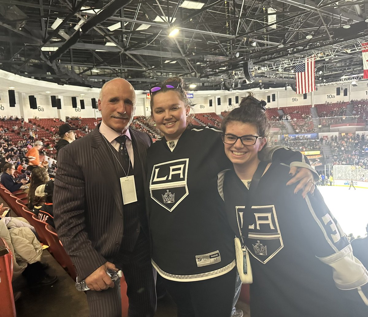 taylorcray32's tweet photo. thanks for coming to town, @LAKings, let’s do it again sometime 😎👑 

the cherry on top of the win - always good to see @DarylEvans15, God bless ya! https://t.co/zcCEY3D0z2