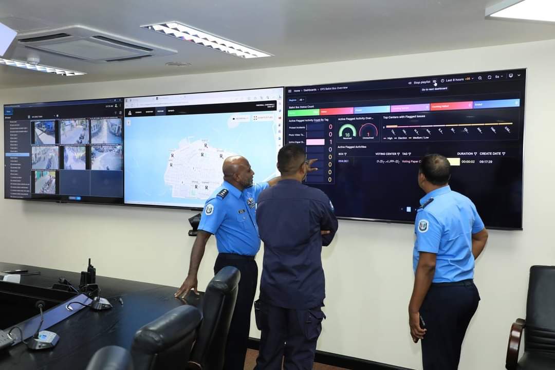 OpsPoliceMv's tweet photo. 📸 As the Presidential Election runoff voting commences, our officers are committed to ensuring the safety and security of everyone. We deeply appreciate the support of the public in upholding peace and order. Your cooperation is vital in ensuring a secure electoral environment. https://t.co/anStSdetSQ