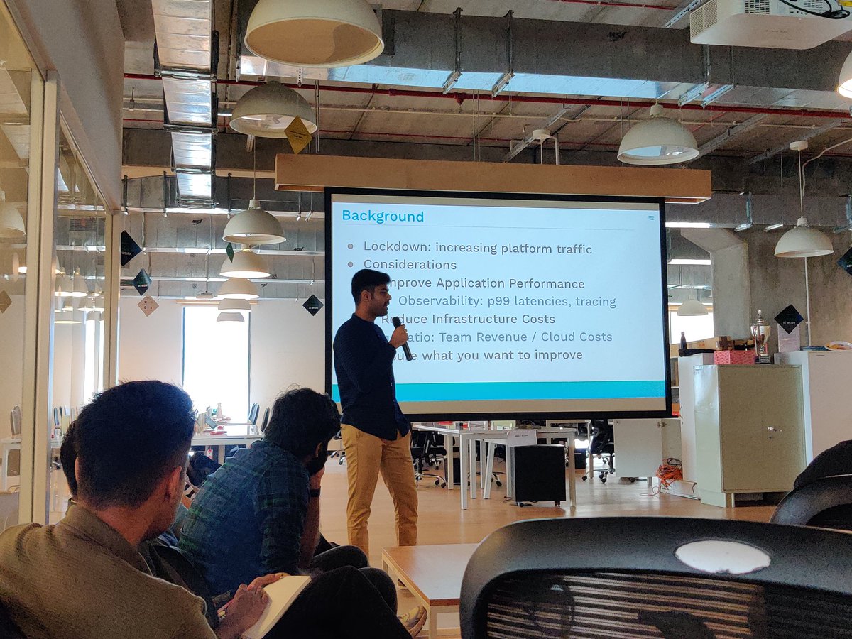 SBagaria2710's tweet photo. @rivuchakraborty @arpit_bhayani Starting with our first talk titled "An Optimisation Saga with Go". Delivered by @aayushsarva 😄 https://t.co/tCe8M09z28