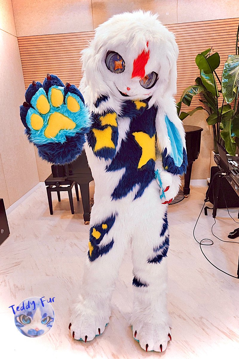 TEDDY_FUR's tweet photo. ✨💙 Commission complete 🤍✨

#TEDDYFUR
#Fursuit https://t.co/qJuk1Xh9Jb