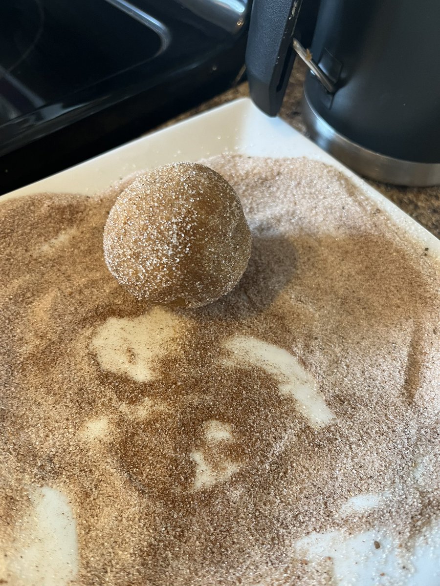 VoteYYJWilliams's tweet photo. Cream cheese stuffed pumpkin spice cookies⦠#FallCookies https://t.co/QJc1a1ik75