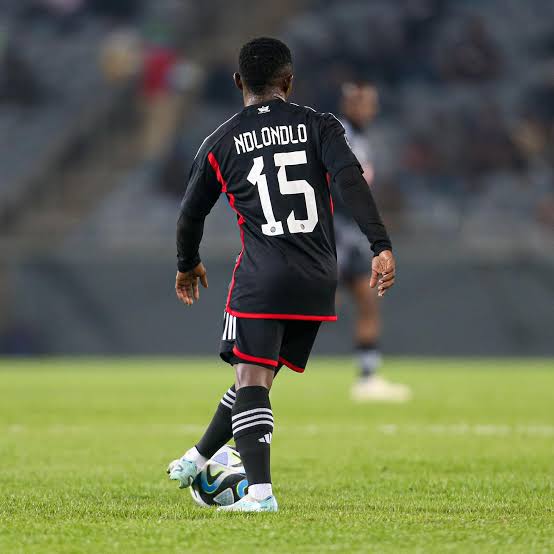 maxuvani's tweet photo. 💔Sad News💔
It's with great sadness to announce that Orlando Pirates journey in CAF was shorter than Phillip Ndlondlo.
#Ronaldo #ZolekaMandela #Zinzi #Zuma #Teargas #London https://t.co/rMevJVLs3H