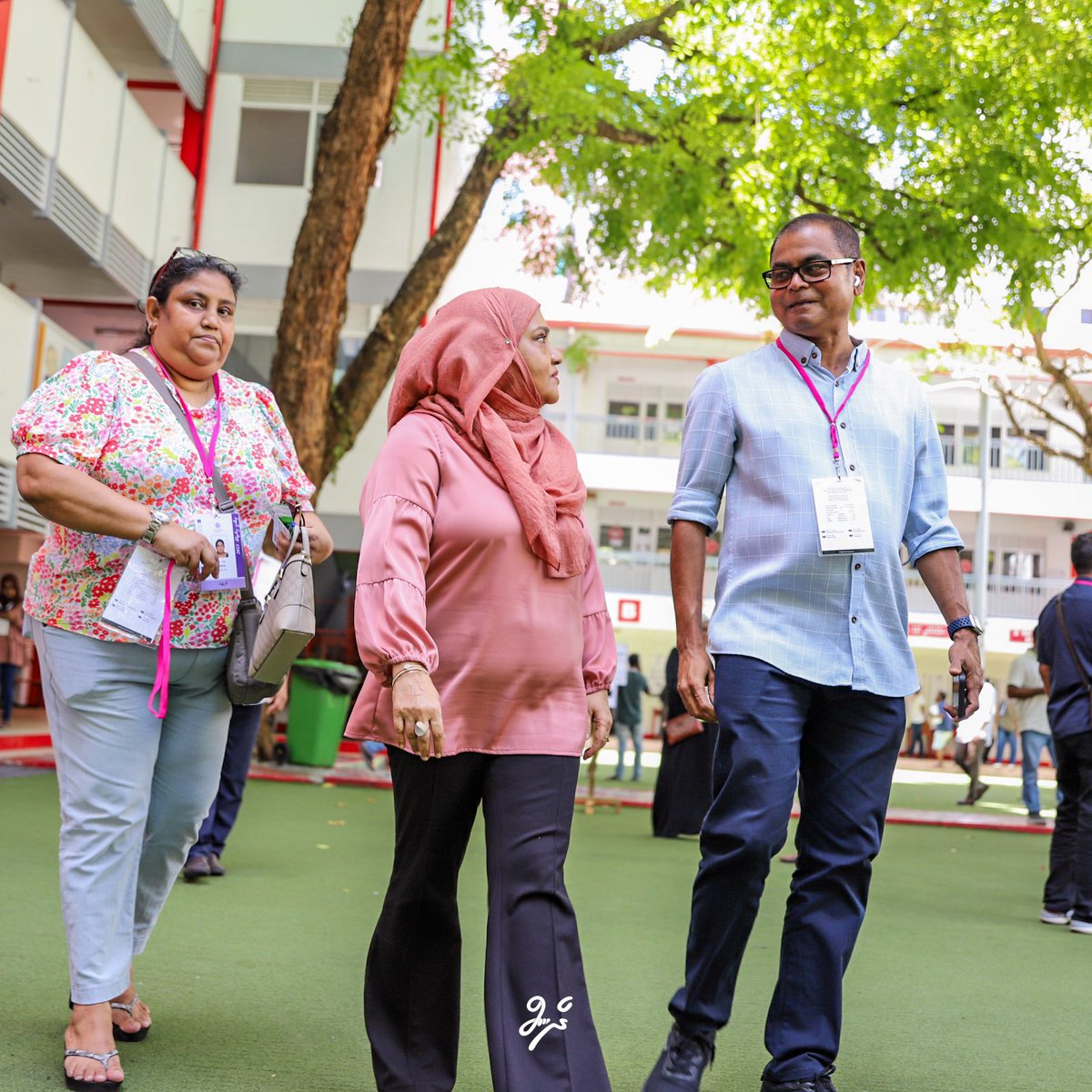 ރައީސް ޔާމީންގެ އަނބިކަބަލުން މެޑަމް ފާތުން ވޯޓު ލައްވައިފި

dhen.mv/199027