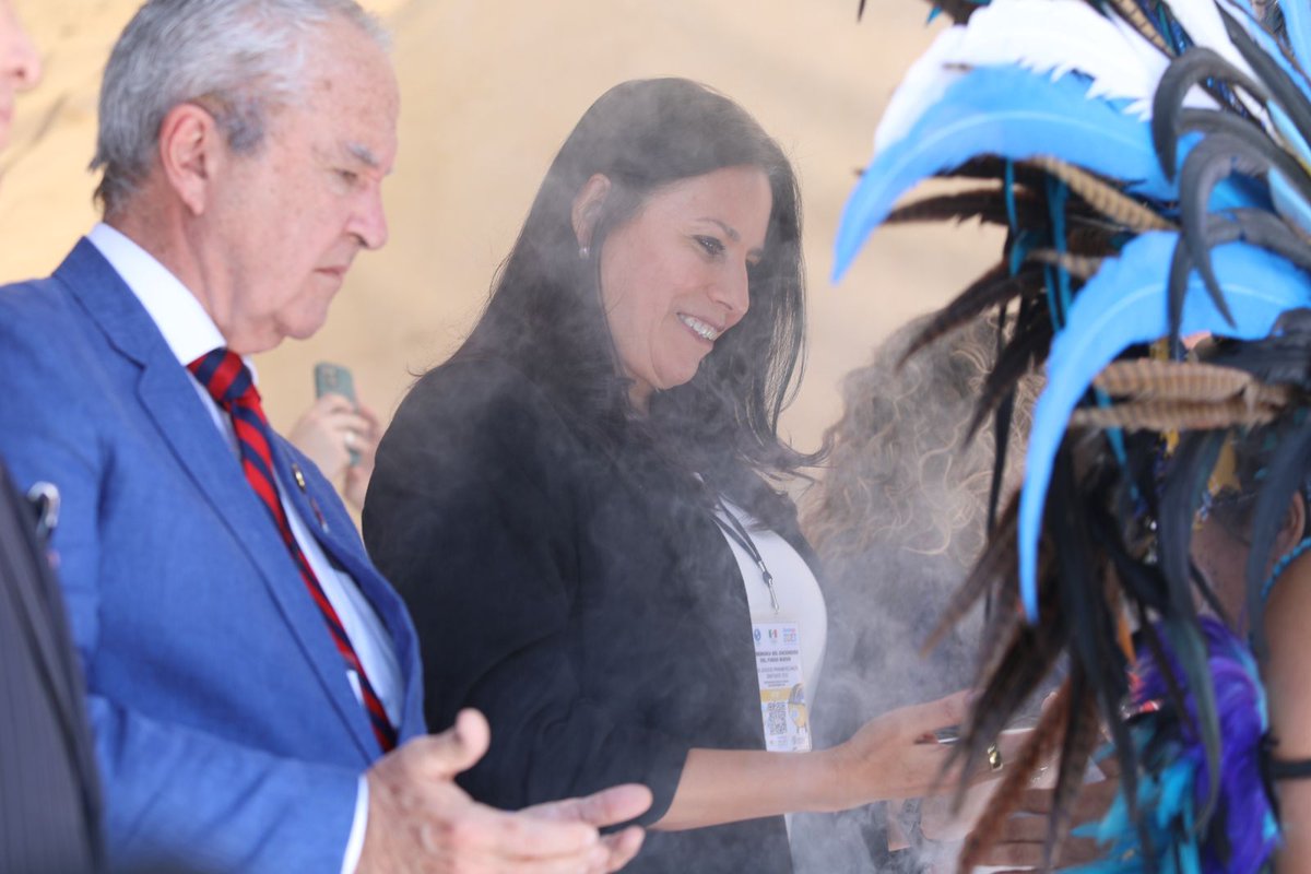 jimeaja's tweet photo. Emocionante presenciar el encendido del Fuego Nuevo en las pirámides de Teotihuacán, donde nace el fuego panamericano qué el 20 de octubre llegara al Estadio Nacional de Santiago de Chile. #JuegosPanamericanos #Santiago2023 @PanamSports @santiago2023 https://t.co/2tqZGStXYW