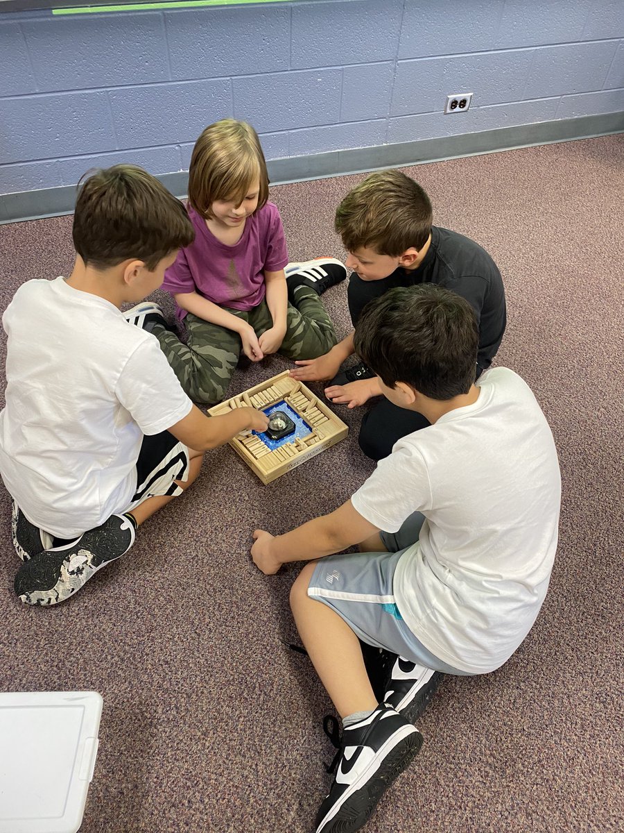 MrsAndrasco's tweet photo. Using math games to practice our math skills during WIN time today! @Liberty_D135 https://t.co/44P6t7Nkae