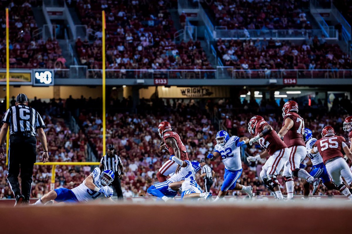 BenCriddleShow's tweet photo. Dave Nelson, the father of John Nelson, on if he thinks the #BYU defensive line will be a factor tonight:

"I think so. I think with the new scheme, we're getting a lot of pressure and they're holding their own. I think tonight we're going to see a great defensive effort. It's going to be, in my estimation, like what we saw in the first two games where the defense will have a lot of energy and bring a lot of pressure and I think the Cougars will get the win tonight."

PC: @espn and @BYUPhoto 

Listen: 960 AM
Stream: https://t.co/RfruGrXj1Q / ESPN 960 App / Tune In App

#BYU #BYUFootball #ESPN960 #GoCougs