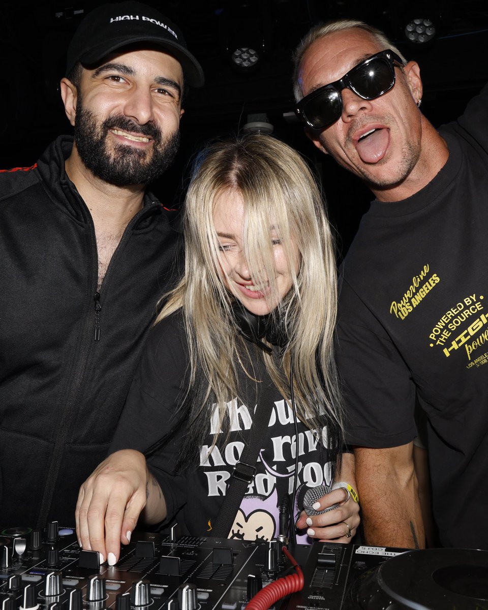 ValentinoKhan's tweet photo. ⚡️This is Powerline⚡️ last night I started a secret lineup techno party and it was insane. My big motivation behind Powerline & High Power was not only to create community but also to give back to the culture. It’s important to have recurring parties where you can see your fav acts + discover new artists in an intimate setting. And I want to keep pushing forward new sounds that break barriers and keep dance music in a place where we aren’t afraid to take risks.