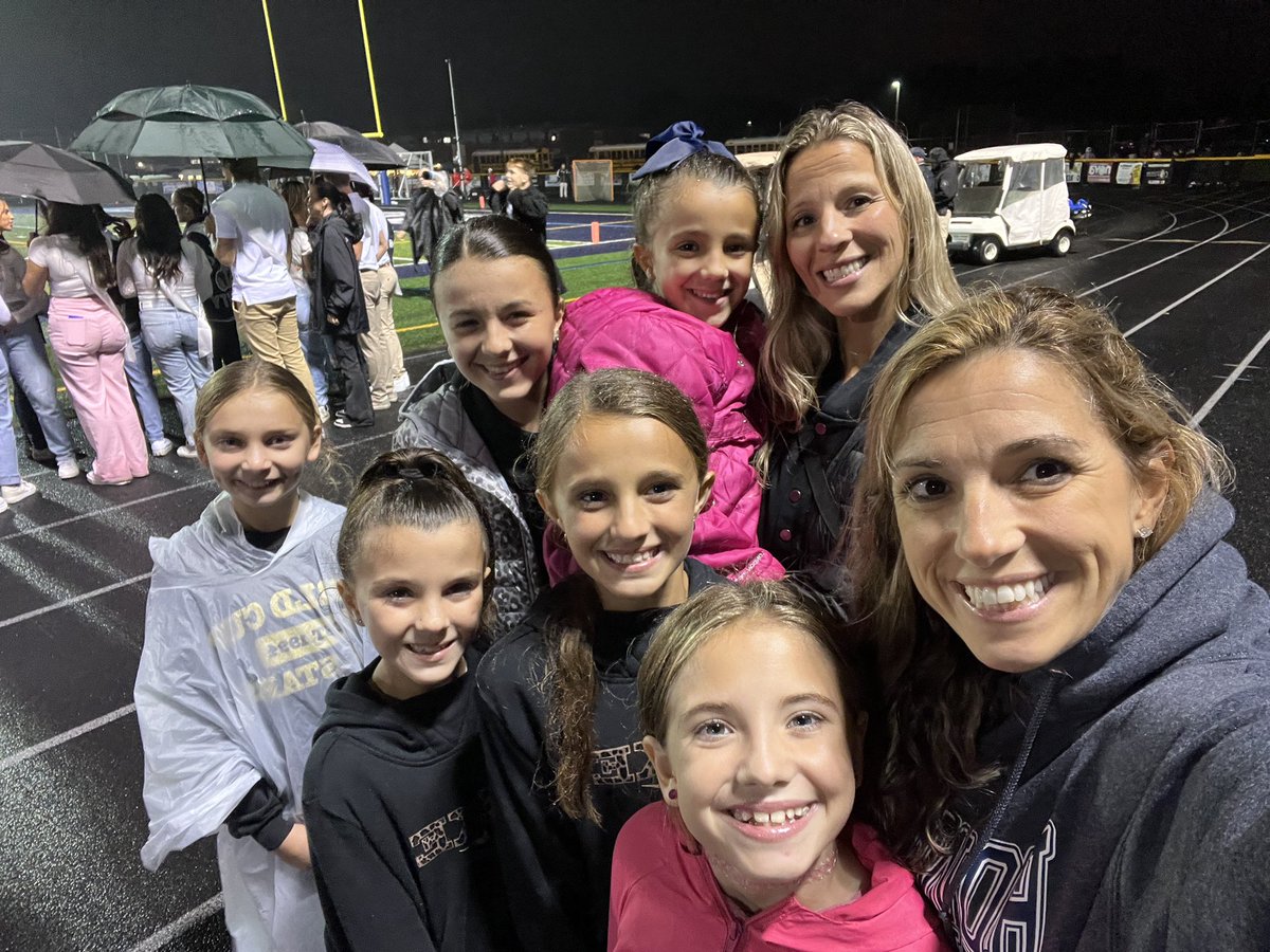 Howell HOCO game #wearehowell #webleedblueandgrey <a href="/SKluse7/">Mrs. Klusewicz</a>