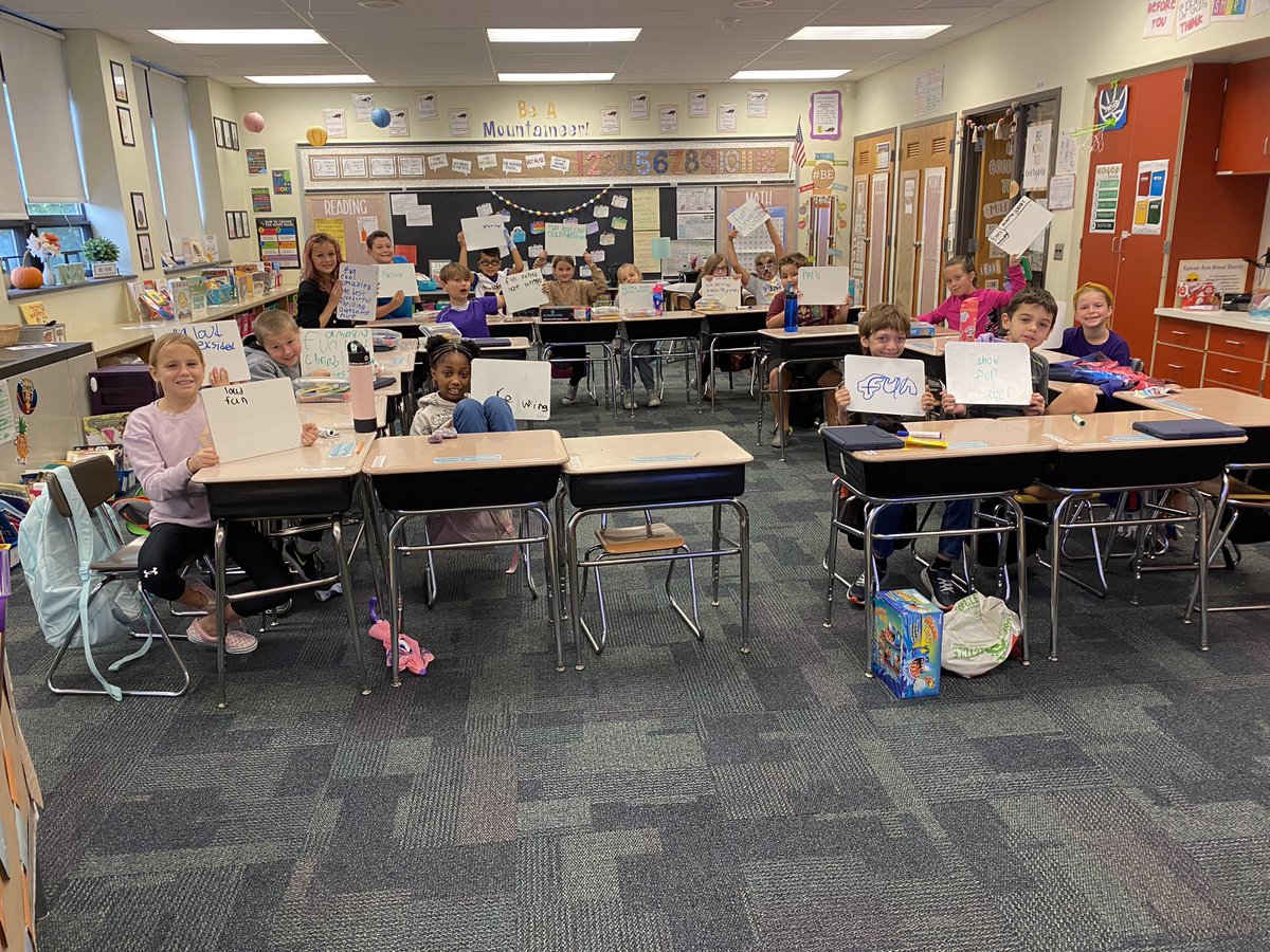 MrsPrudente's tweet photo. Mrs. Prudente’s class had a fun #FantasticFriday and #GameShowDay at Highland Elementary! They wrote adjectives to describe the game show, practiced collaboration and teamwork by playing games, and ended with the best game show in Ephrata, Pa - #detailornodetail @Mr_Esbenshade https://t.co/TOUdm3O1HV