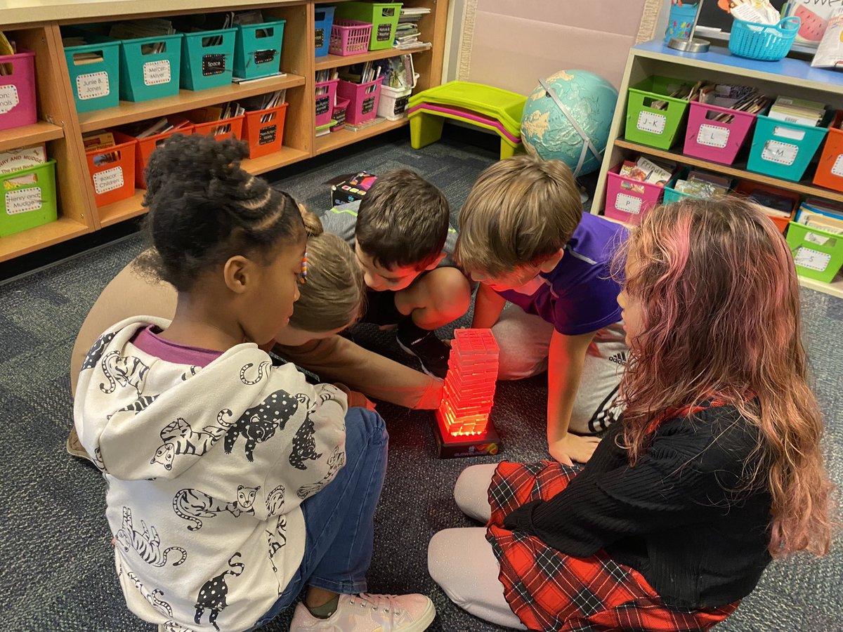 MrsPrudente's tweet photo. Mrs. Prudente’s class had a fun #FantasticFriday and #GameShowDay at Highland Elementary! They wrote adjectives to describe the game show, practiced collaboration and teamwork by playing games, and ended with the best game show in Ephrata, Pa - #detailornodetail @Mr_Esbenshade https://t.co/TOUdm3O1HV