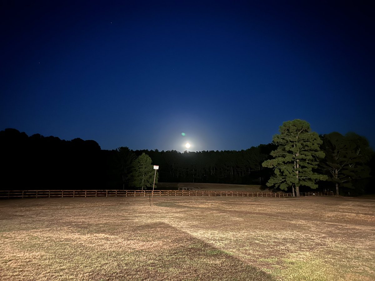 HISGLORYME's tweet photo. Texas full moon on feast of Booths… it’s coming https://t.co/ilBUkuSQr9