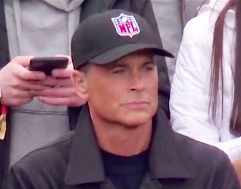 I'm in the CBD and wore a  maroon tshirt. I'm pretty sure most Pies and Lions fans think they know who I'm supporting today. Meanwhile, I'm like...