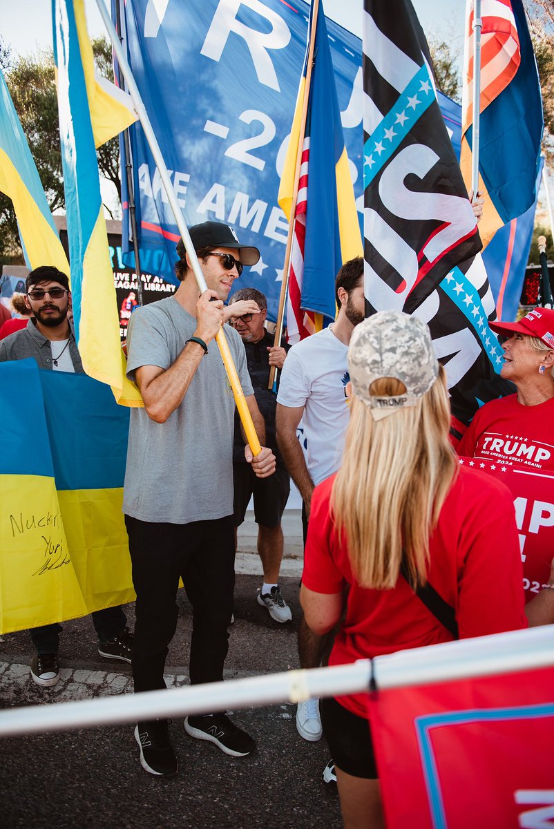 SWUFoundation's tweet photo. SUPPORTING FREEDOM IN UKRAINE = SUPPORTING FREEDOM IN USA 🇺🇸🇺🇦

#StandWithUkraineFoundation #SWUFrallies #supportukraine 
#SupportDemocracy #PresidentialDebates
#RonaldReaganLibrary https://t.co/0wzyJtVp8G