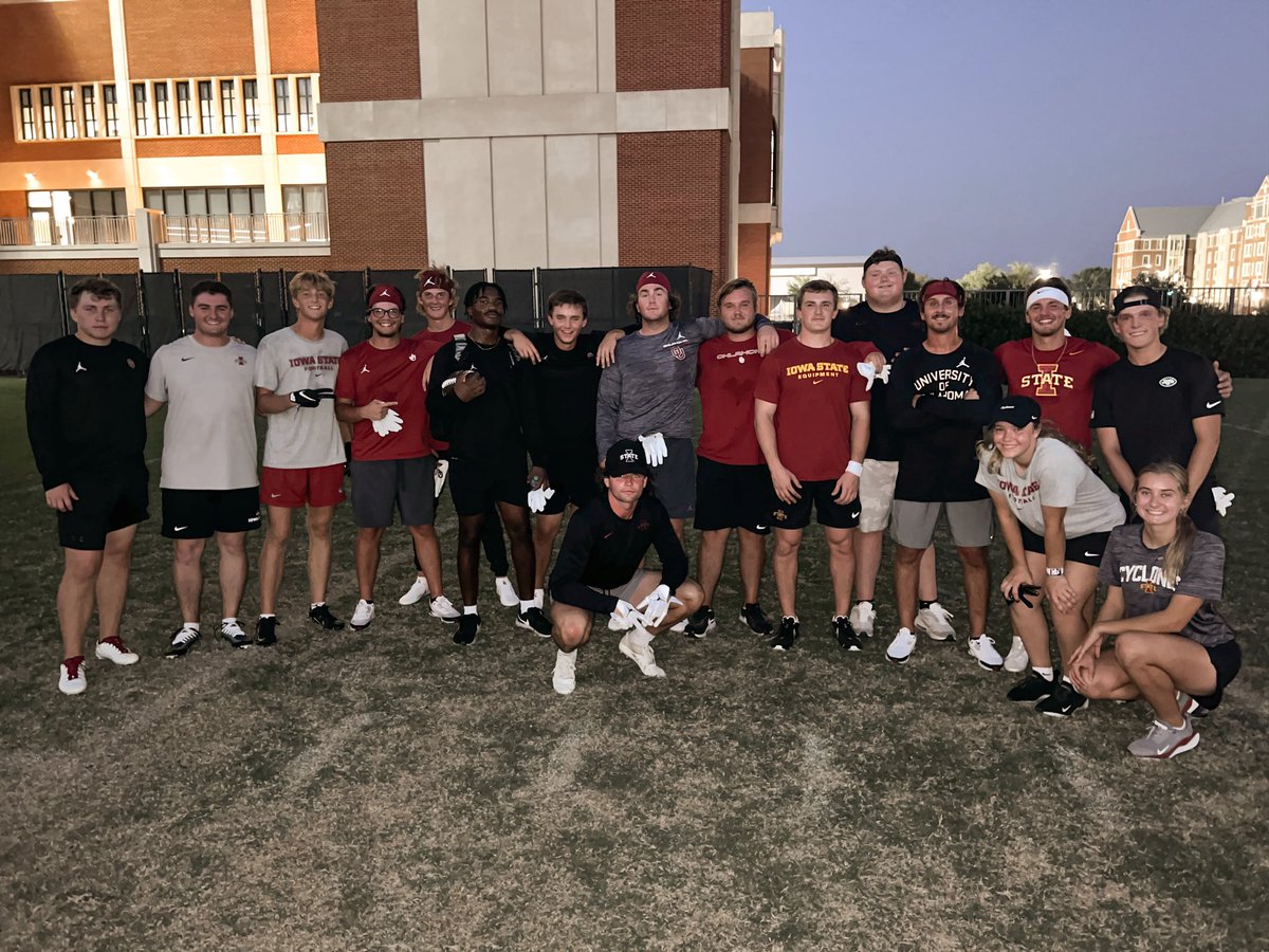CycloneEQUIP's tweet photo. Thanks to OU Equipment for having us out!

Cyclone EQ 42 - OU EQ 21

#EQGetYourMindRight https://t.co/sbHGhgO5dF
