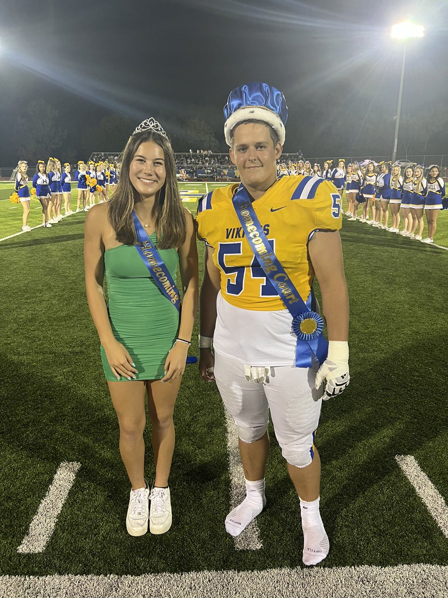 Congratulations to the 2023 Homecoming King and Queen. 👑💙💛@FHHSPrincipal <a href="/FHVikings/">Howell Vikings</a>