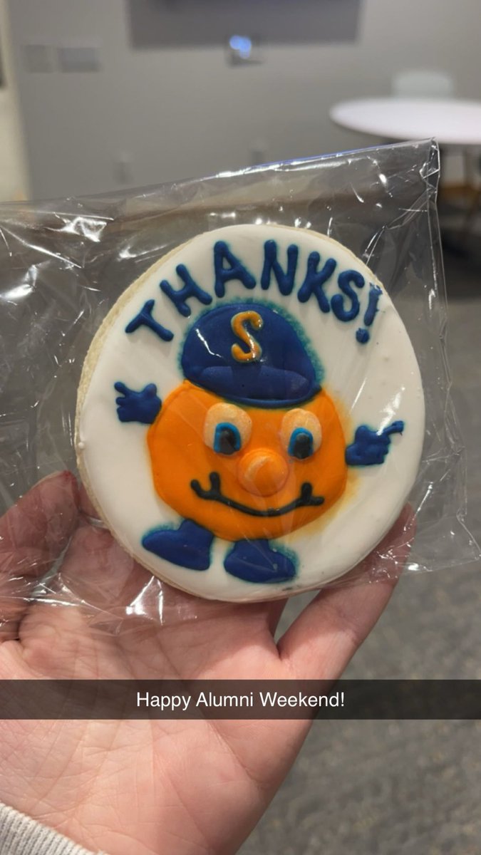 Victoriaps22's tweet photo. Happy Alumni Weekend 🧡🍊 #cusealumni https://t.co/ho0XKDAOeC