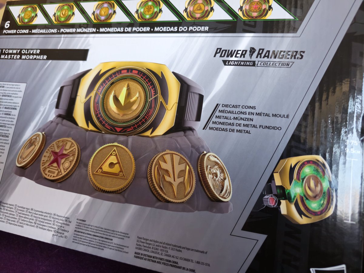 Cptn_Kenway's tweet photo. Well this came a month earlier than expected......happy early birthday to me........my inner 5 year old is screaming and crying right now. I'm so happy I can add this to my collection #maythepowerprotectyou⚡️ #oncearangeralwaysaranger #jdfffn https://t.co/lhWeYJEYYN