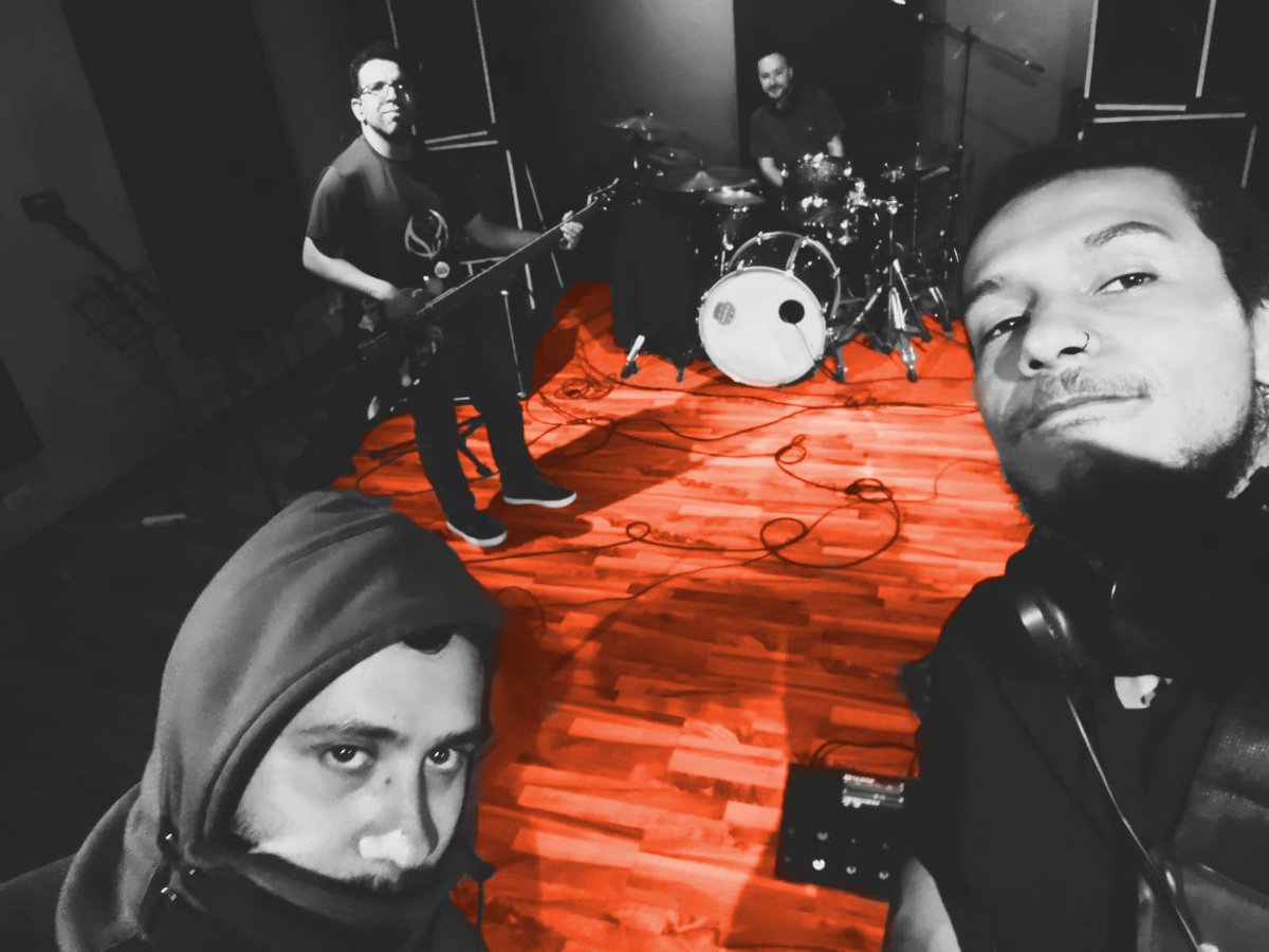 ¡Jodido está próximo a alcanzar 10000 reproducciones en menos de dos meses! Gracias a todo aquel que la haya escuchado más de una vez en este tiempo. ¿Quién quiere otra canción nueva?