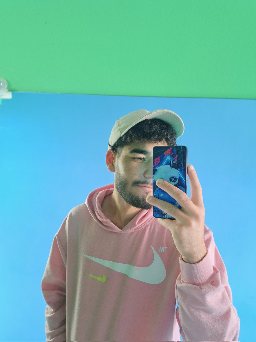 Si no sueltas el pasado, con que mano me agarras esta?
Att: Fiodor dontovenski