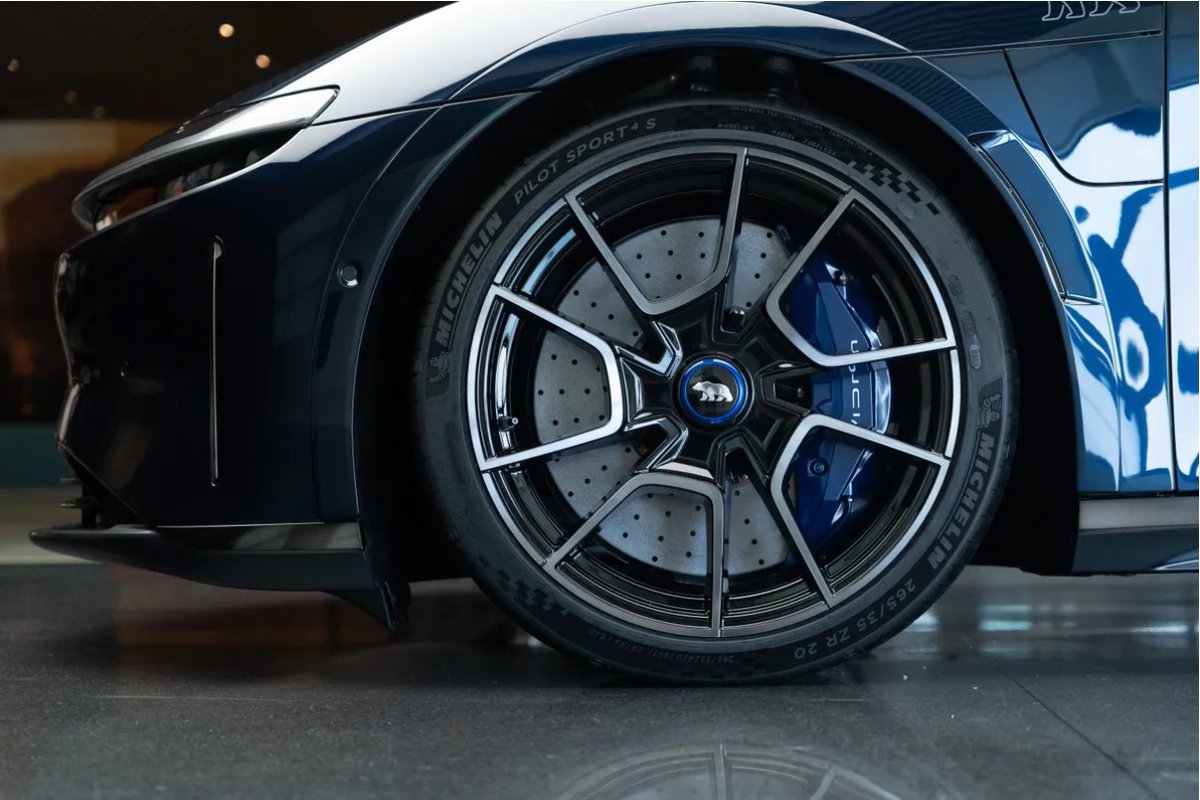 CarFeels tweet media