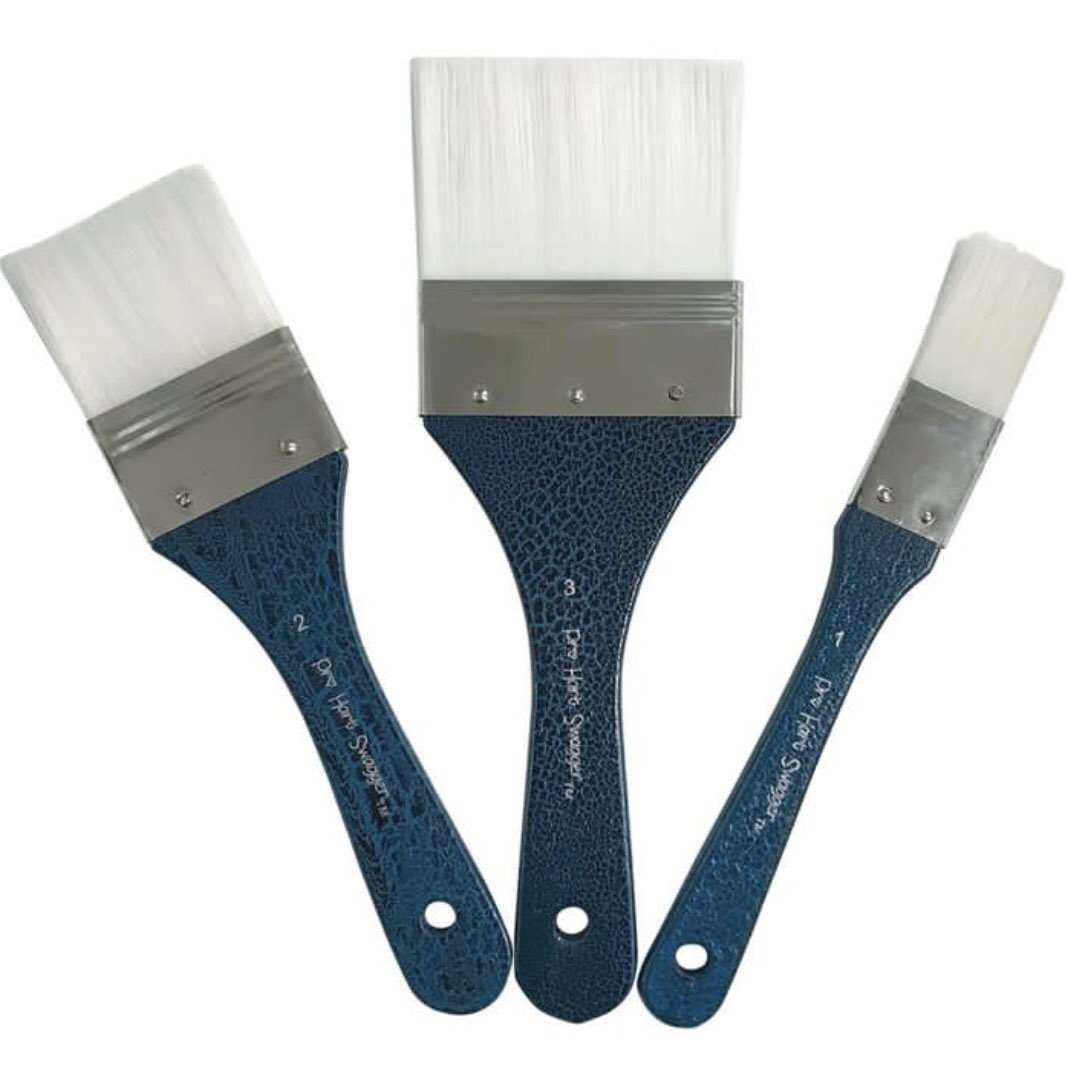 ArtMaterialsAus's tweet image. 🎨Attention all creatives! Did you know the Pro Hart Swagger large area brush set is perfect for covering expansive canvas areas? Whether you&apos;re working with gesso, water-based paints, or water-based glues, this set has got you covered. #artmaterialsaustralia #prohartswagger