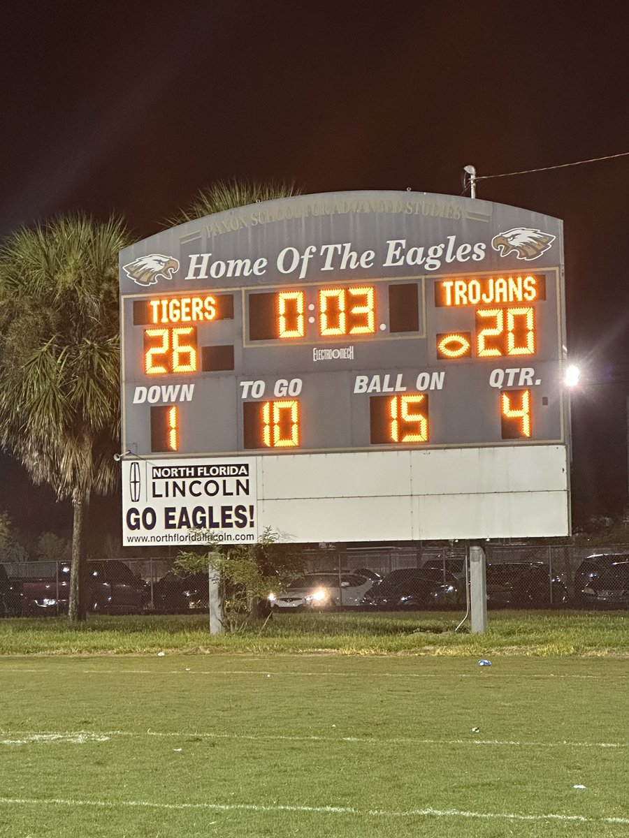 amaye_'s tweet photo. Andrew Jackson with the comeback for the win!! Score 26-20 @DuvalSports https://t.co/Bh8vx0dKgF