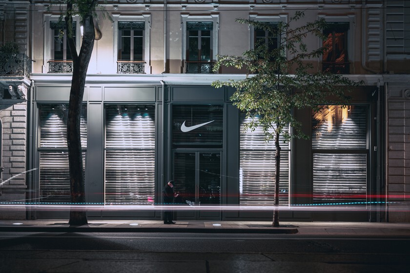 specktraprod's tweet photo. Los pantalones deportivos de Nike que querrás usar hasta de pijama por su comodidad los fichas en las rebajas de El Corte Inglés https://t.co/XpuS4ZDM8n https://t.co/ryNKW9itEB