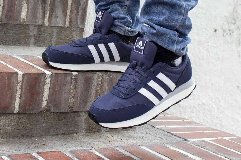 specktraprod's tweet photo. Amazon rebaja las adidas Run 60s, las favoritas de los runners y de los amantes de la inspiración retro https://t.co/PDn4iGN73Q https://t.co/Fg3SwVQ2YV