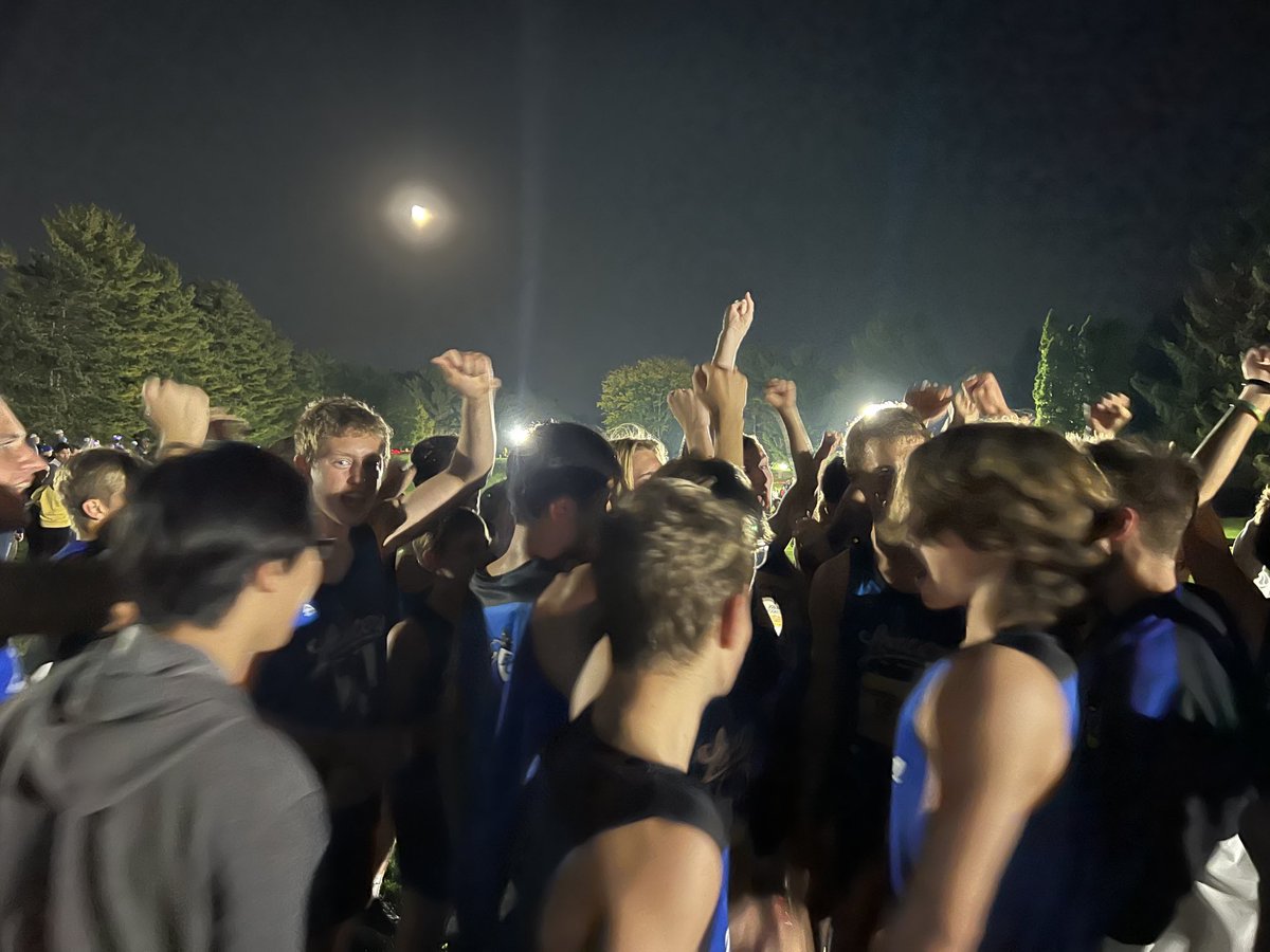 bchs_xc's tweet photo. We Are the Lancers https://t.co/86ygZeFYE5