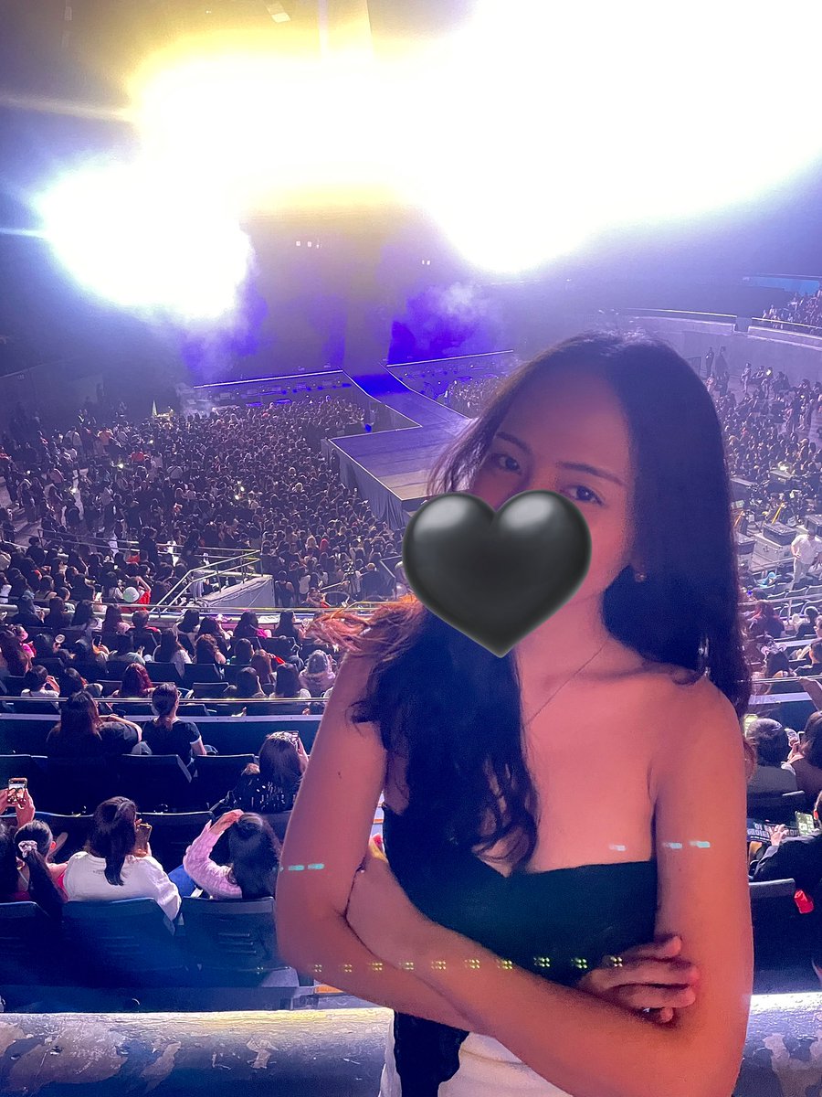 rierieluvs's tweet photo. after 8 months, i finally remembered my password for this acc LMAO

anw here’s an update: I SAW ATEEZ 🤩🤩🤩✨✨ https://t.co/BVCzTTlSL2