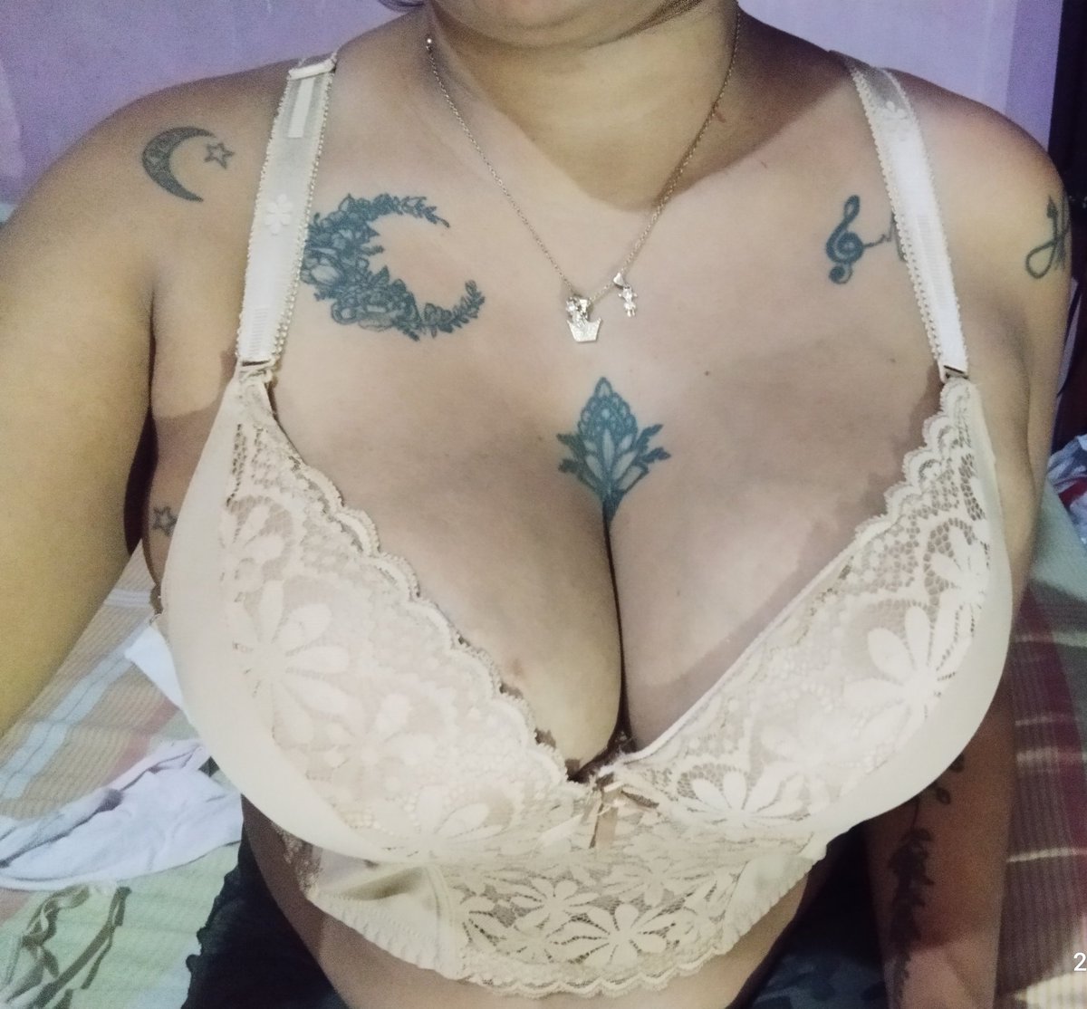 Carolin03390217's tweet photo. Quien adivina cuántos tatuajes tengo? Se gana un regalito al privado! https://t.co/G3BSOt5eqQ