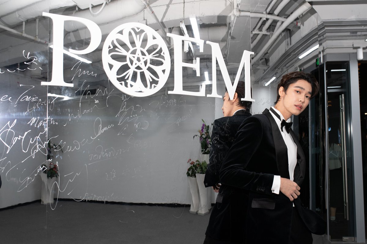 _24News_'s tweet photo. #POEM บินลัดฟ้าจัดแฟชั่นโชว์ครั้งยิ่งใหญ่ใจกลางมหานครเซี่ยงไฮ้ อวดโฉมคอลเลกชั่นออทั่ม/วินเทอร์ 2023 #OrientalEthereal แรงบันดาลใจจากเสน่ห์ความงดงามของ ‘เซี่ยงไฮ้’ เมืองแห่งการผสมผสานวัฒนธรรมที่น่าค้นหา https://t.co/b9gOojZX9Z
#dew_jsu #davikainmilan #ZhangZilin #แพนเค้กเขมนิจ https://t.co/g7LPJwAUyI