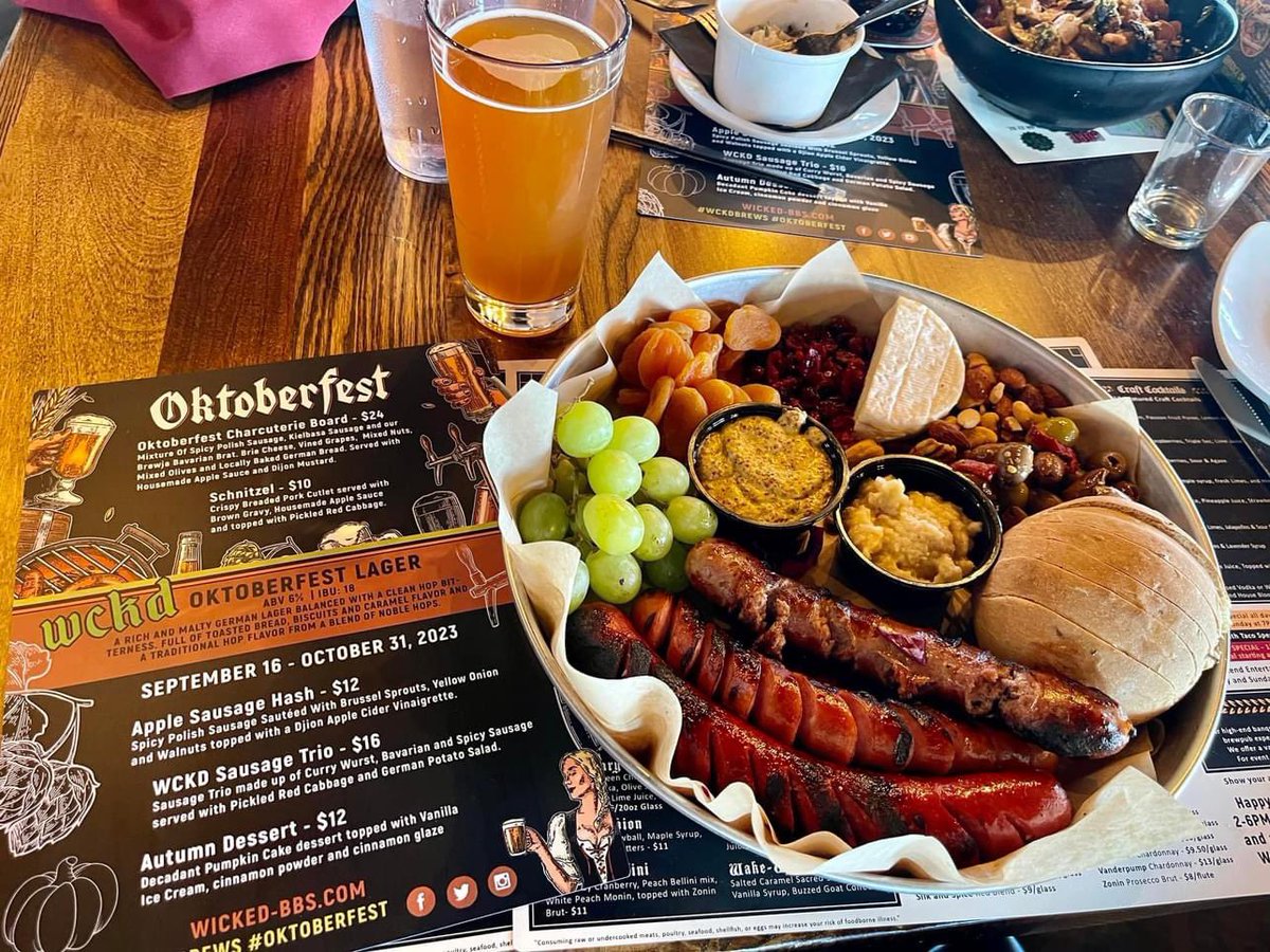 WCKDBrewery's tweet photo. The beer is flowing on a Friday night as we continue to celebrate being named best happy hour in Phoenix by @phoenixnewtimes! Come on in and enjoy dinner with our special Oktoberfest menu. Tonight, live music with Dean Nelson, a supersonic sound crafter - singer, songwriter. https://t.co/GlJjn4lrnm