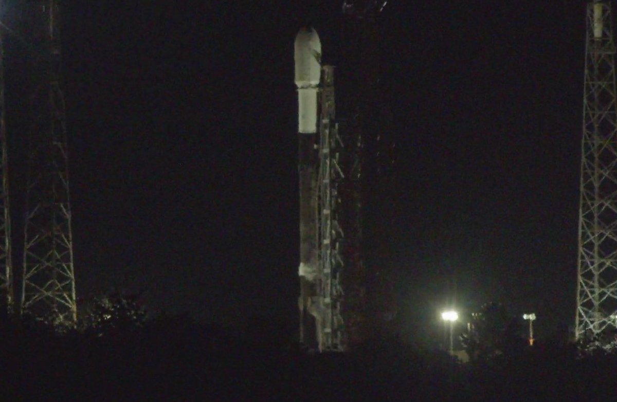 SpaceflightNow's tweet photo. Vapors are starting to form around the first stage of the Falcon 9, indicating fueling is underway for a launch at 10 p.m. EDT (0200 UTC). Watch live coverage from the Cape: https://t.co/M8Edvcdz3m https://t.co/MSgUXUJK2v