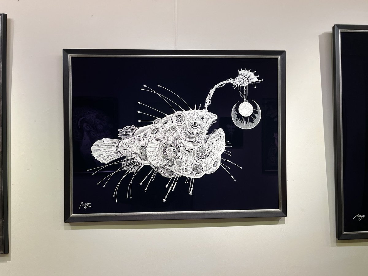 【切り剣Masayo 切り絵展】
いよいよ本日、9月30日から開催です!
本日は開始から終了まで在廊予定です😊
話しかけてくださいね!
今回の新作、「月鮟鱇」「孔雀羽衣」「スソビキアゲハ」、かなり気に入っています✨ぜひ実物を見て欲しいです✨
#切り絵
#切り剣Masayo切り絵展
#メゾンドネコ